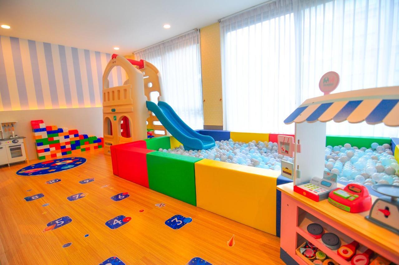 The S Block Condotel Banszithan Kültér fotó